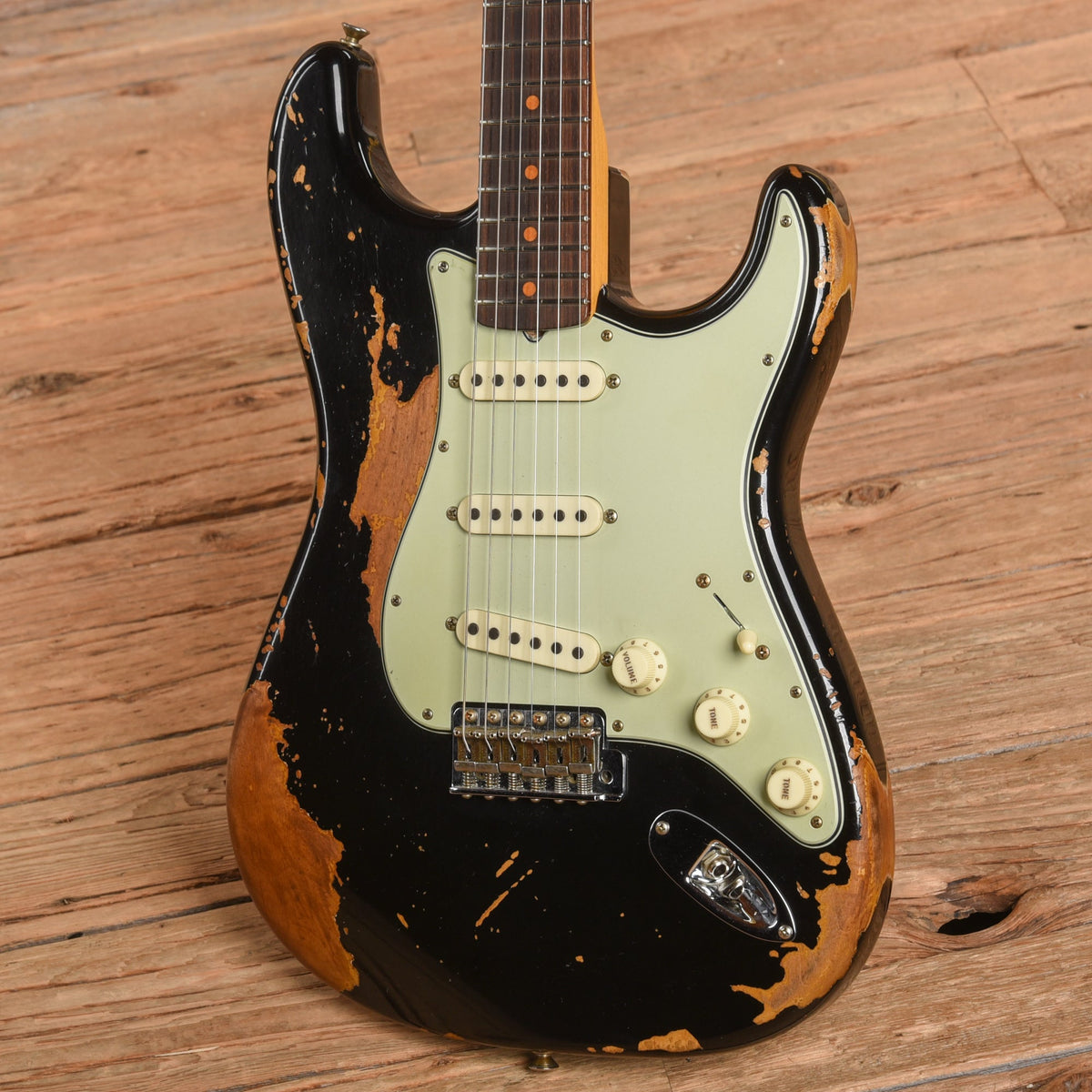 Fender Custom Shop 1960 Stratocaster Heavy Relic Black 2023 - View 2 | MusicMarket