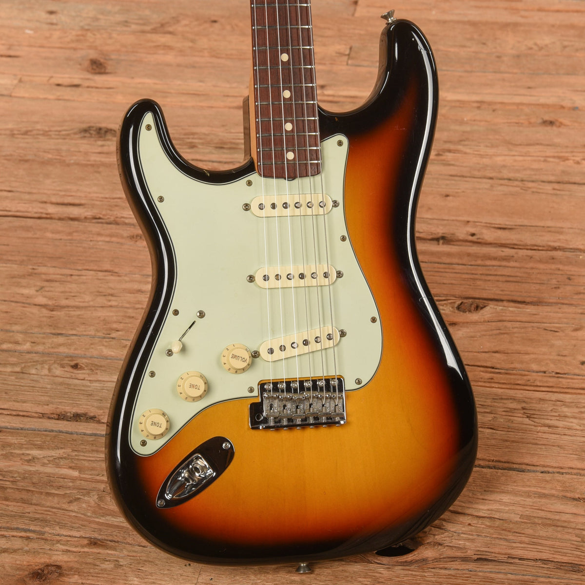 Fender Custom Shop '60 Stratocaster NOS Sunburst 2008 LEFTY - View 2 | MusicMarket