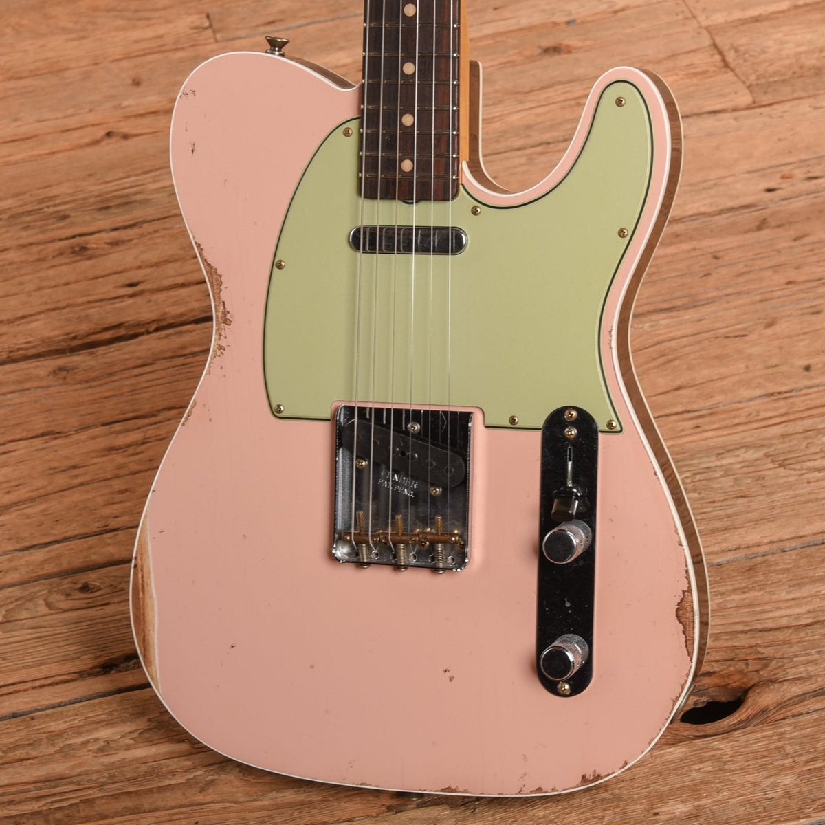 Fender Custom Shop '60 Telecaster Custom Ash Relic Shell Pink 2024 - View 2 | MusicMarket