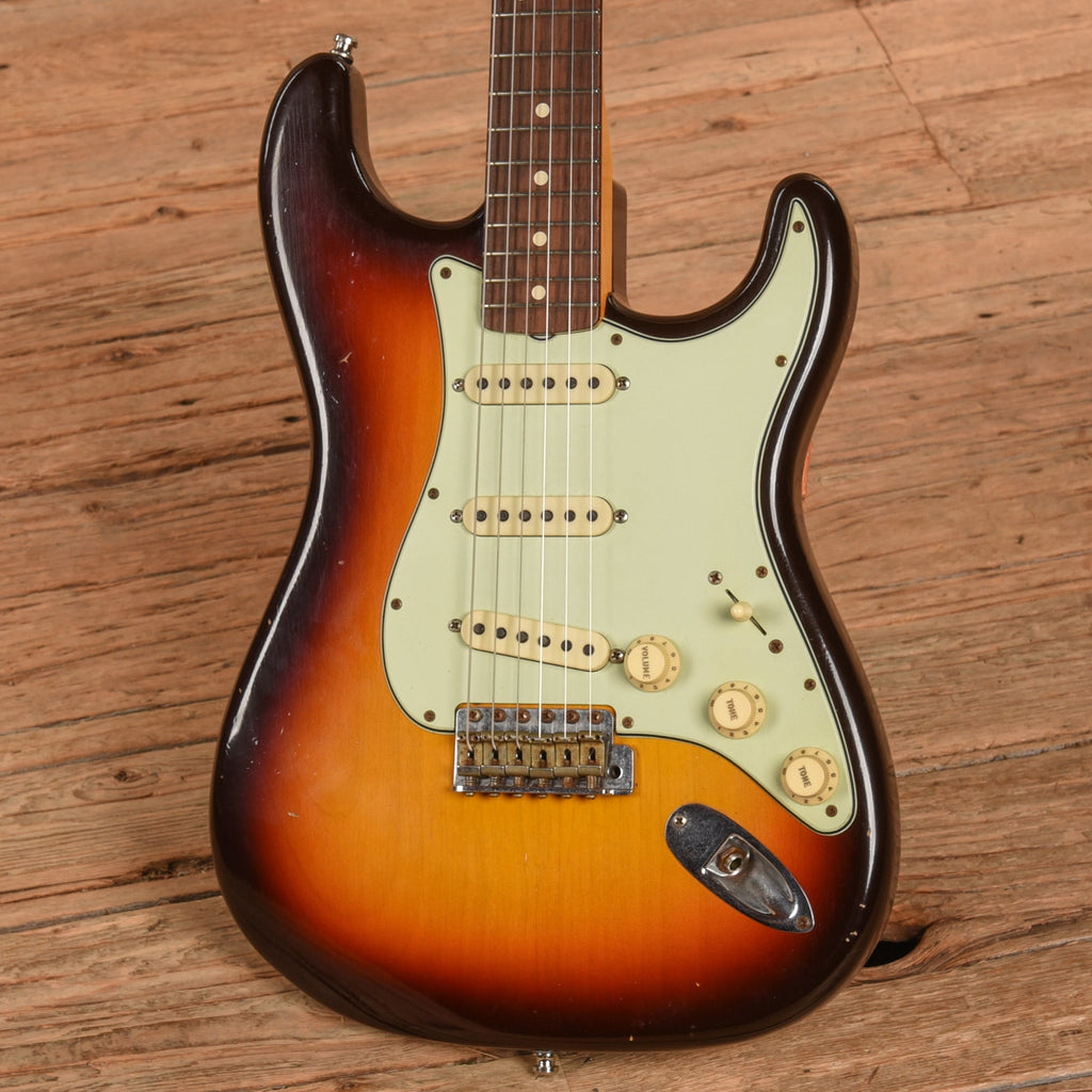 Fender Custom Shop '63 Stratocaster Relic Sunburst 2020 - View 2 | MusicMarket