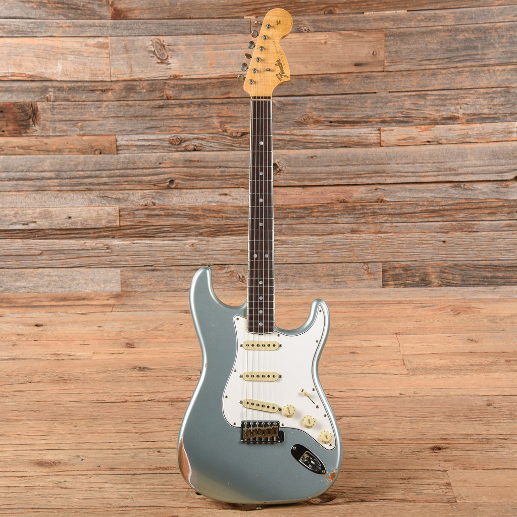 Fender Custom Shop 67 Stratocaster Relic Aged Firemist Silver 2023 - View 4 | MusicMarket