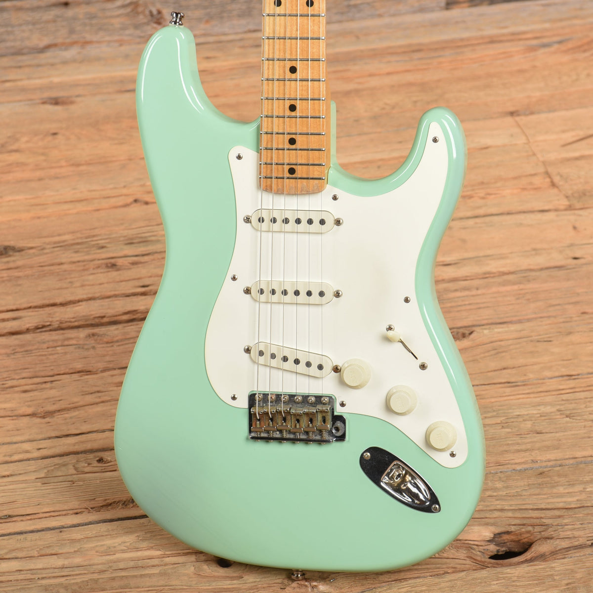 Fender Custom Shop Cunetto Stratocaster Surf Green 1998 - View 2 | MusicMarket