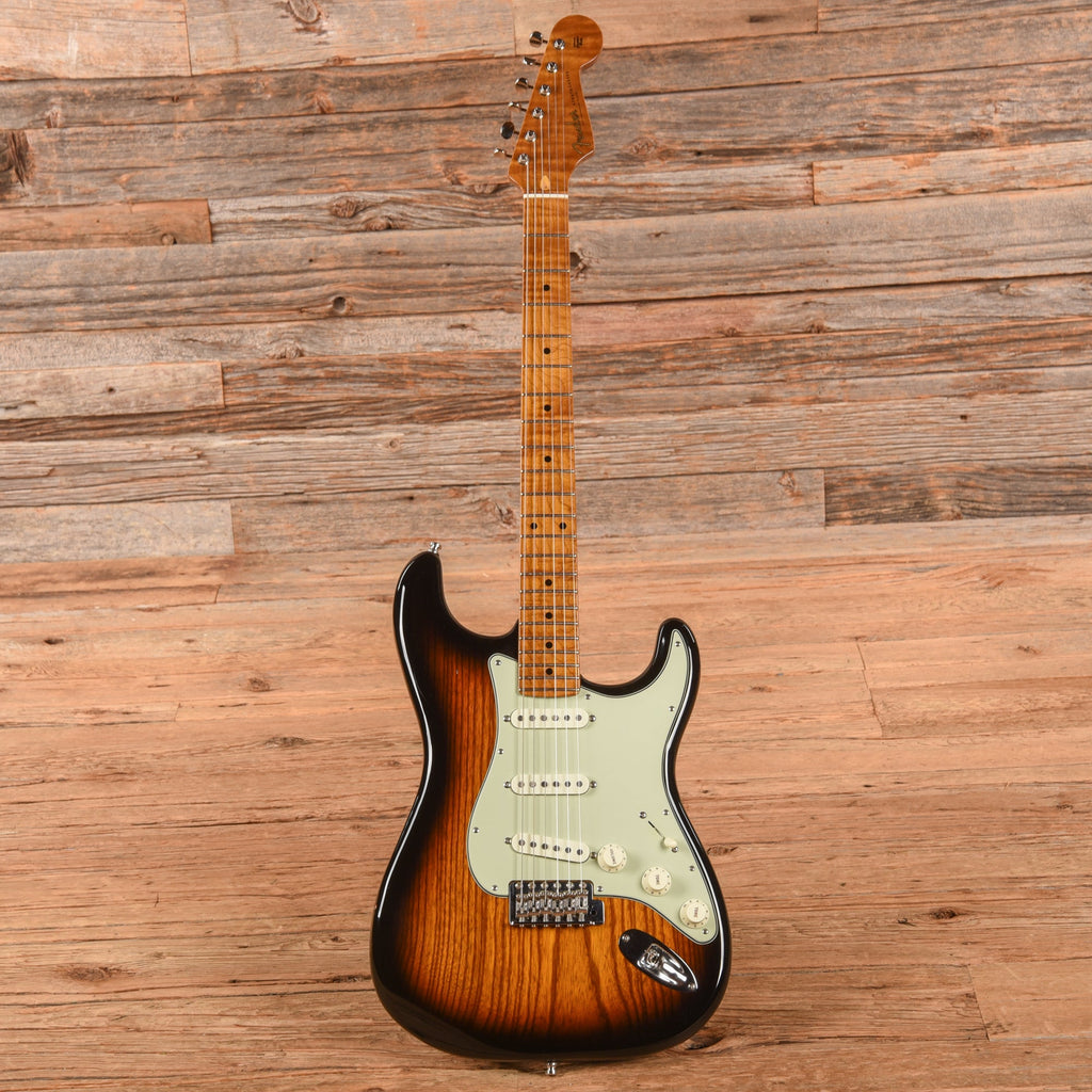 Fender Custom Shop Dealer Select Stratocaster Sunburst 2020 - View 4 | MusicMarket