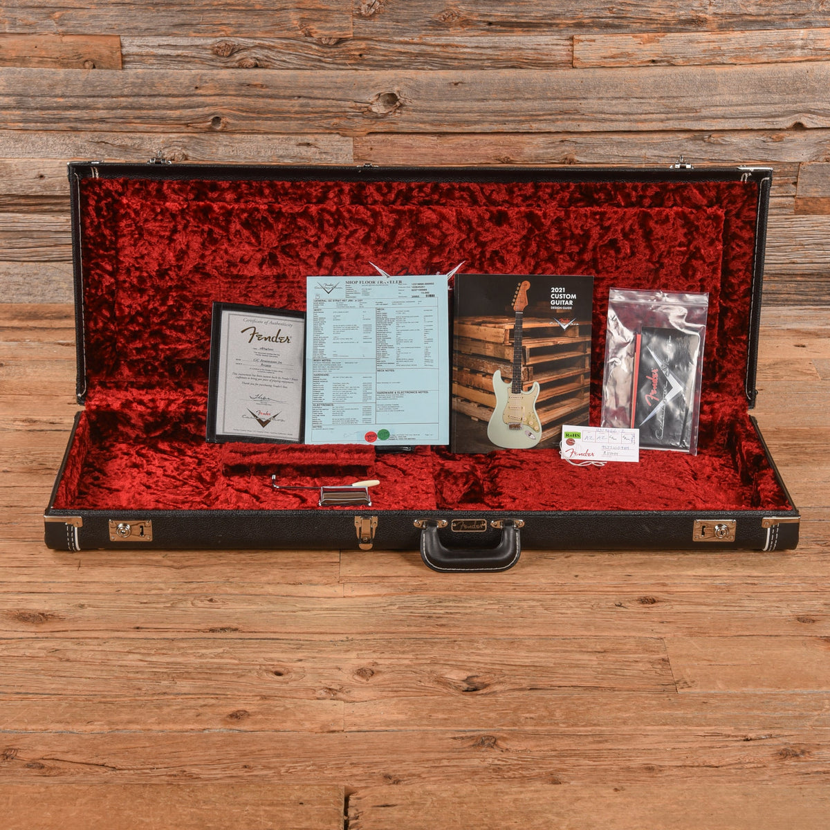 Fender Custom Shop GC Stratocaster Journeyman Relic Candy Tangerine 2021 - View 9 | MusicMarket