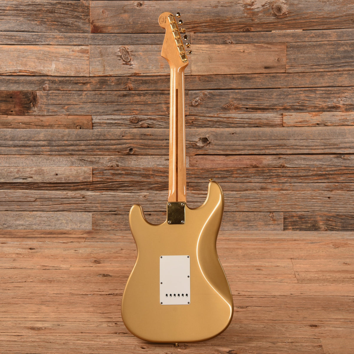 Fender Custom Shop HLE Limited Edition Stratocaster Gold - View 5 | MusicMarket