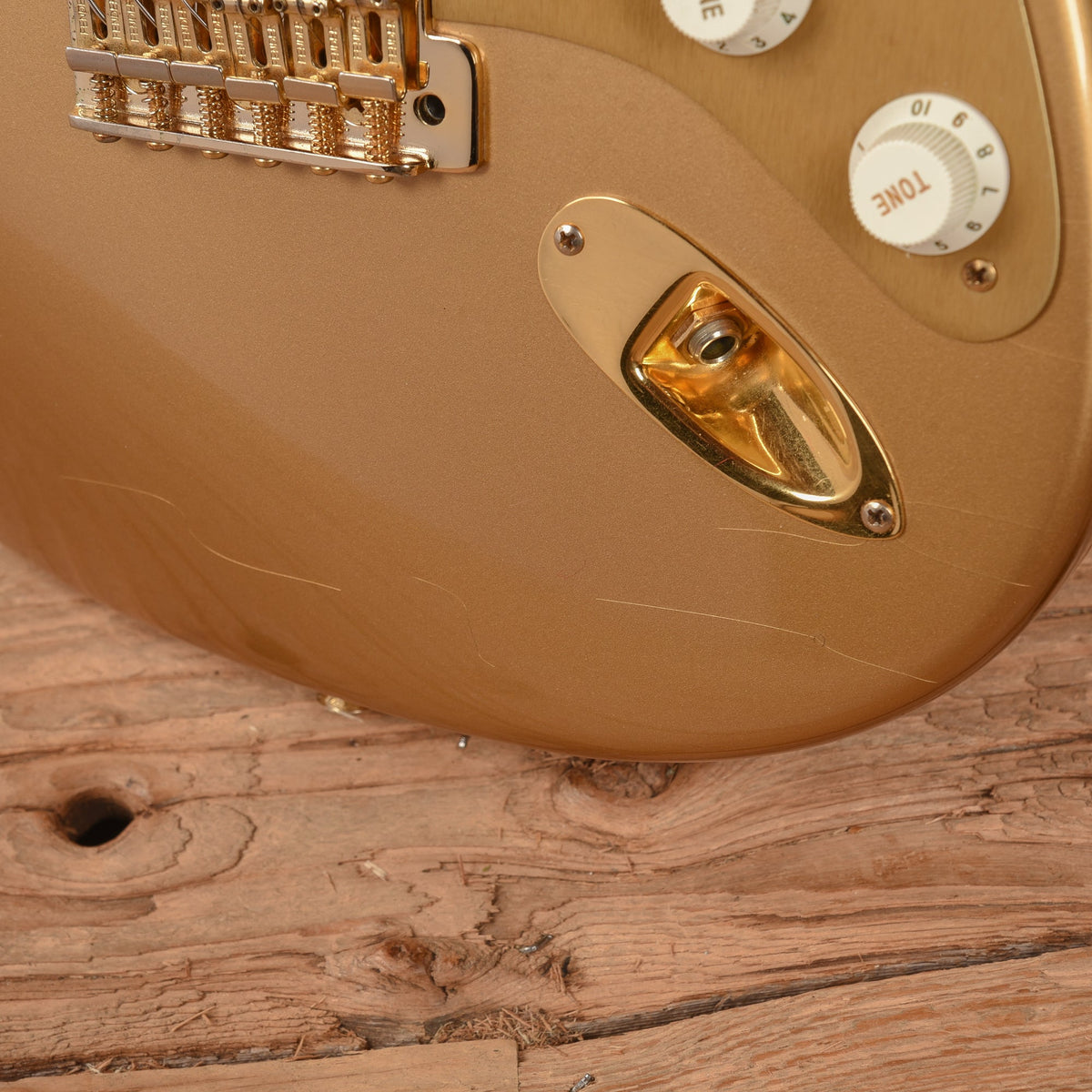 Fender Custom Shop HLE Limited Edition Stratocaster Gold - View 14 | MusicMarket