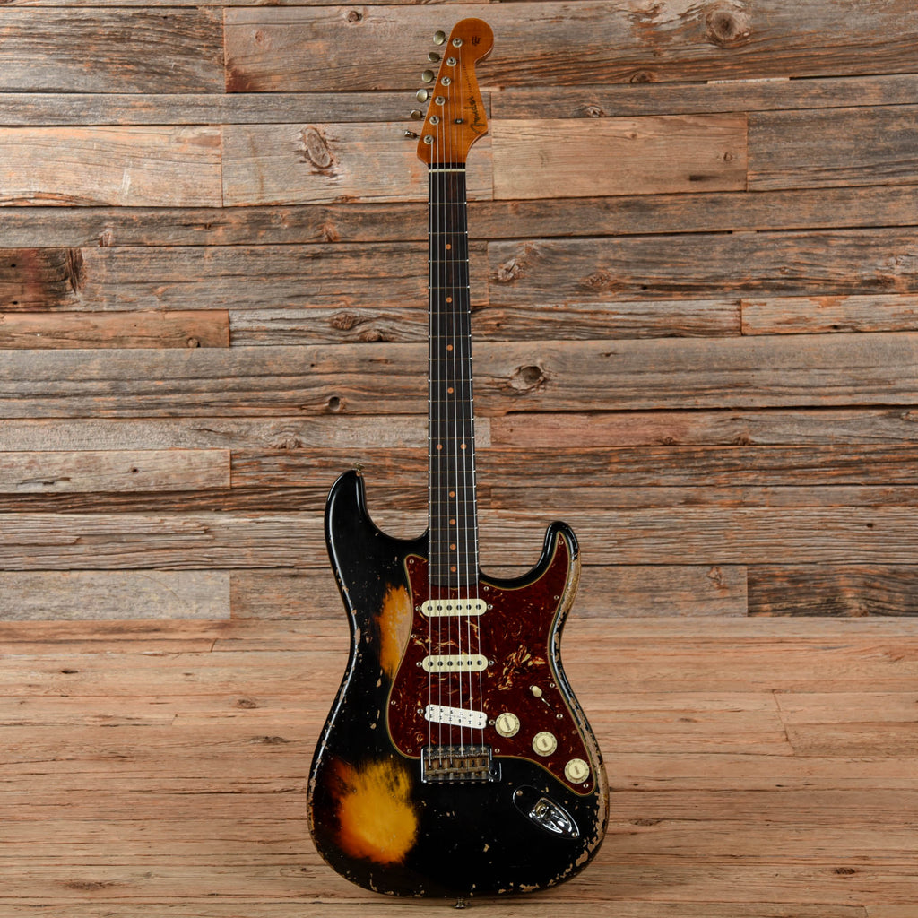 Fender Custom Shop LTD Roasted 61 Stratocaster Super Heavy Relic Black Over 3-Tone Sunburst 2023 - View 4 | MusicMarket