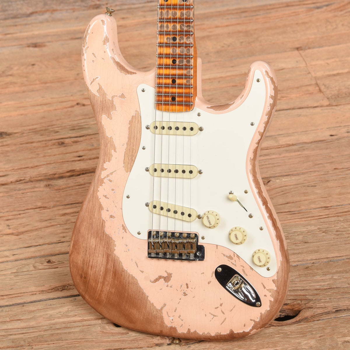 Fender Custom Shop Red Hot Stratocaster Super Heavy Relic Aged Faded Shell Pink 2023 - View 2 | MusicMarket