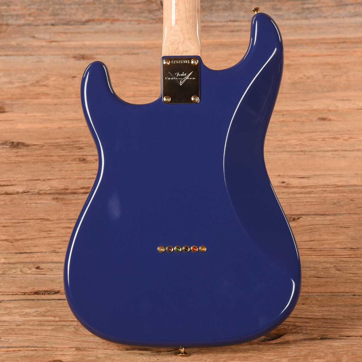 Fender Custom Shop Robert Cray Stratocaster Violet 2015 - View 3 | MusicMarket