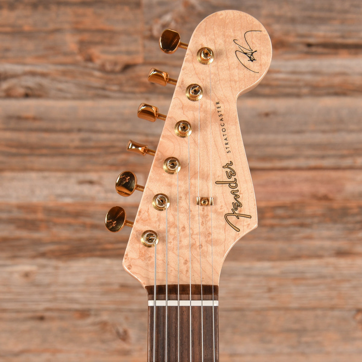 Fender Custom Shop Robert Cray Stratocaster Violet 2015 - View 6 | MusicMarket