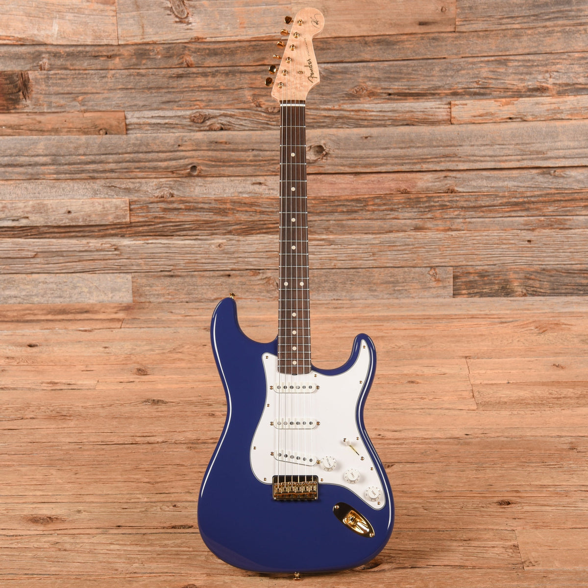 Fender Custom Shop Robert Cray Stratocaster Violet 2015 - View 4 | MusicMarket