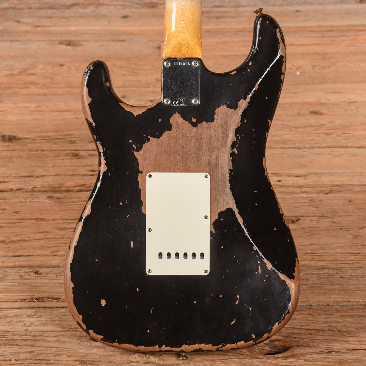 Fender Custom Shop WW10 '61 Stratocaster Super Heavy Relic Black - View 3 | MusicMarket