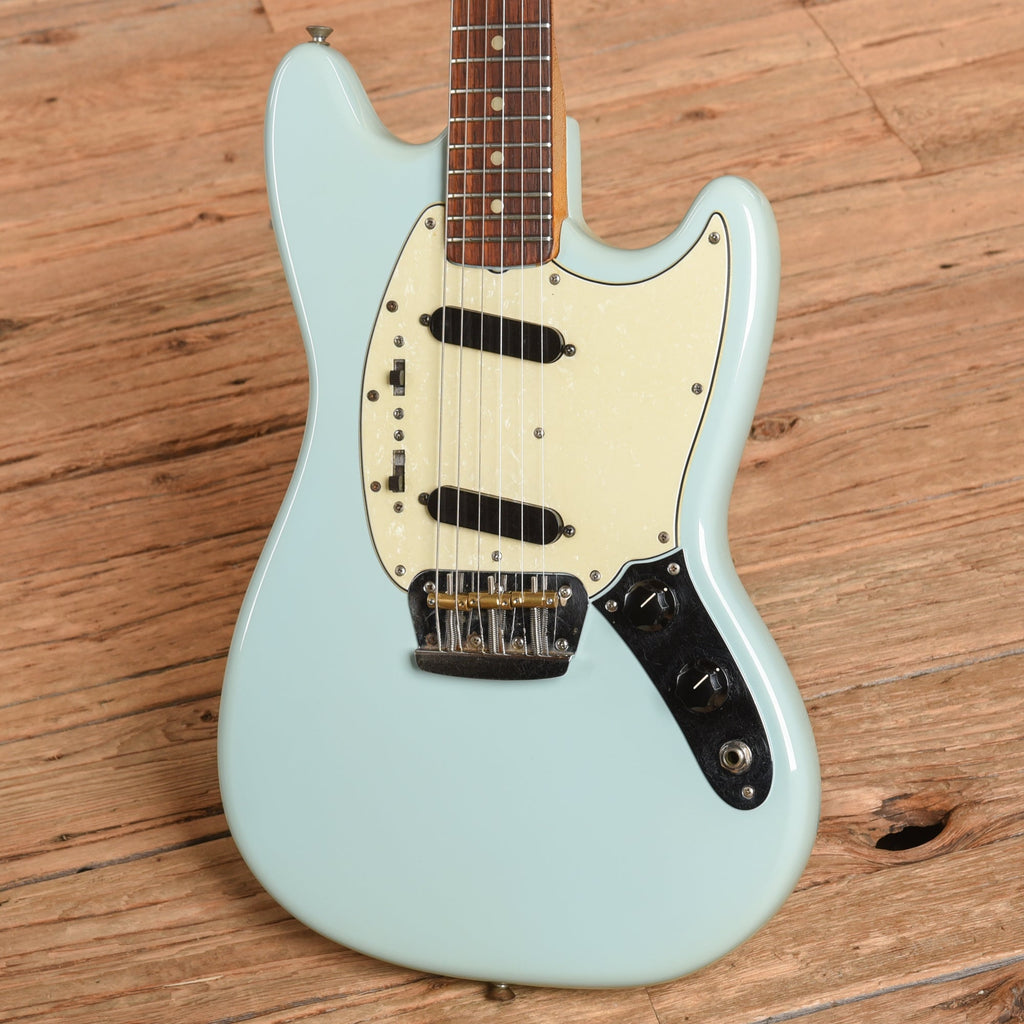 Fender Duo-Sonic II Sonic Blue Refin 1965 - View 2 | MusicMarket