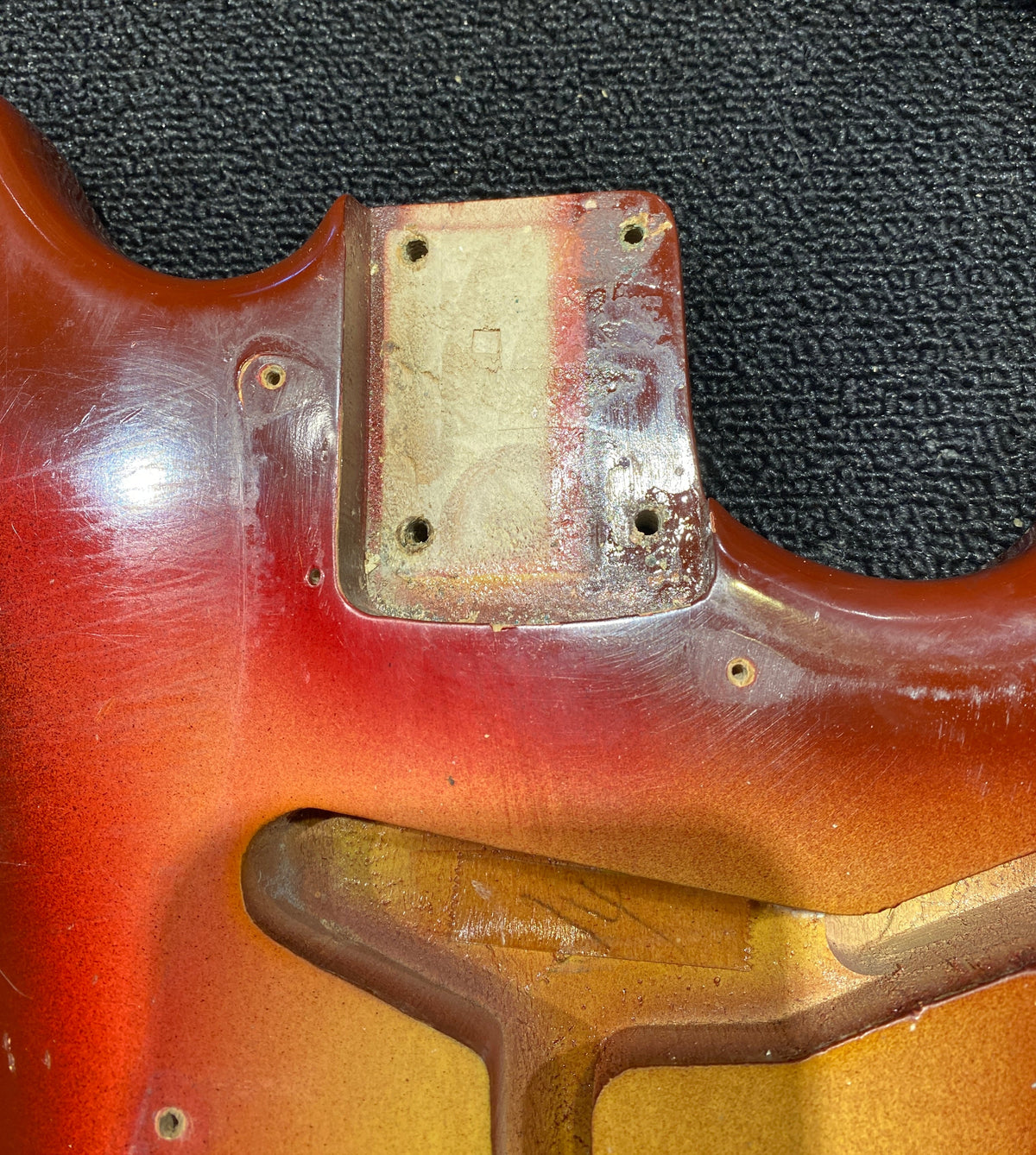 Fender Duo-Sonic Sunburst 1963 - View 16 | MusicMarket
