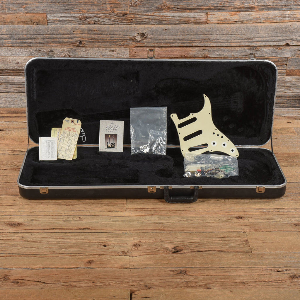 Fender Elite Stratocaster Sunburst 1983 - View 9 | MusicMarket