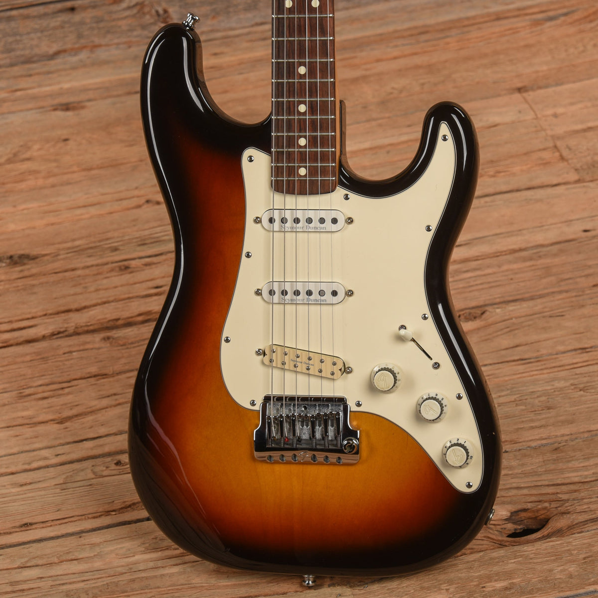 Fender Elite Stratocaster Sunburst 1983 - View 2 | MusicMarket