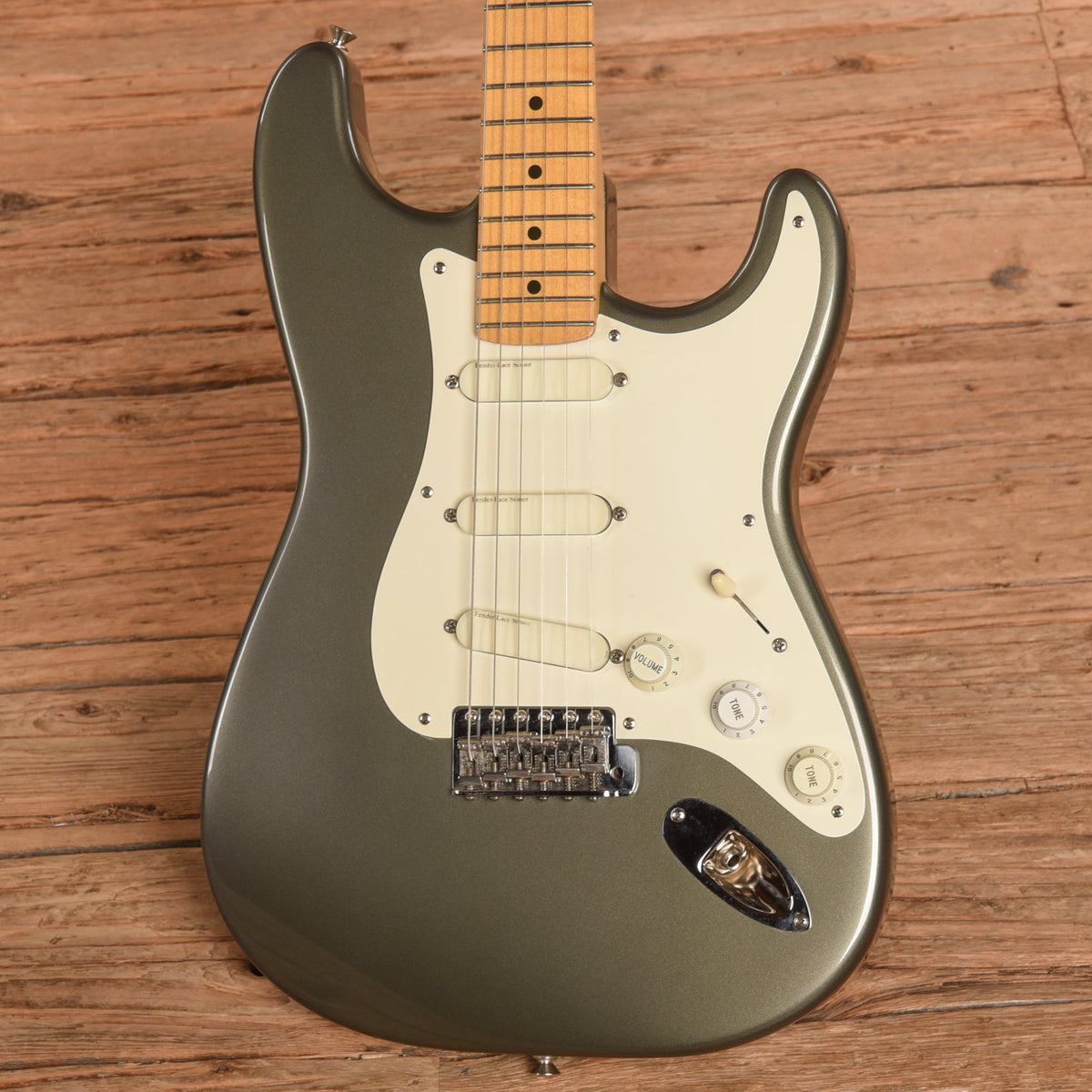 Fender Eric Clapton Artist Series Stratocaster Pewter 1989 - View 2 | MusicMarket