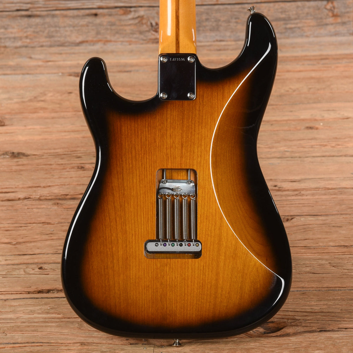Fender Eric Johnson Stratocaster Sunburst 2023 - View 3 | MusicMarket