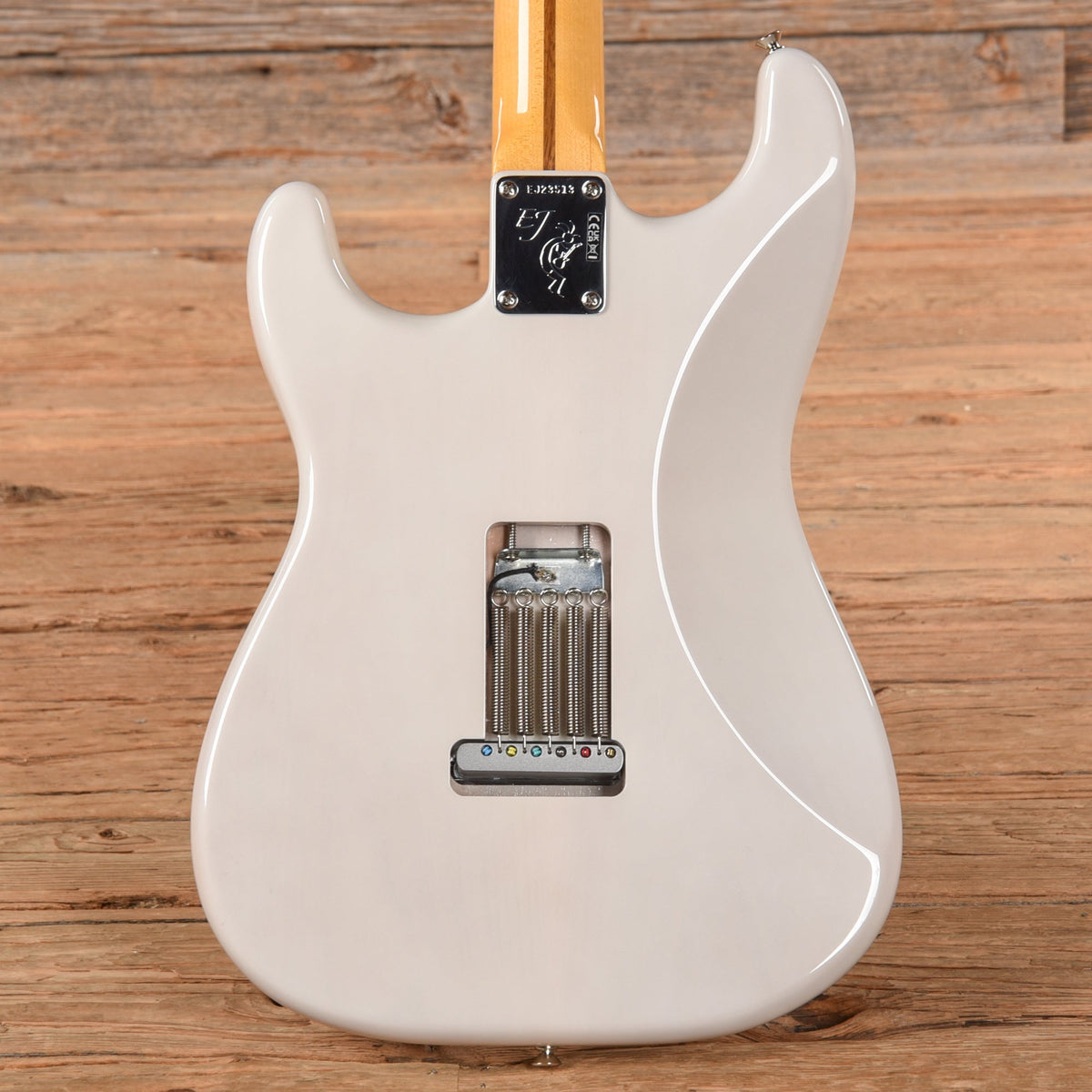 Fender Eric Johnson Stratocaster White Blonde 2023 - View 3 | MusicMarket