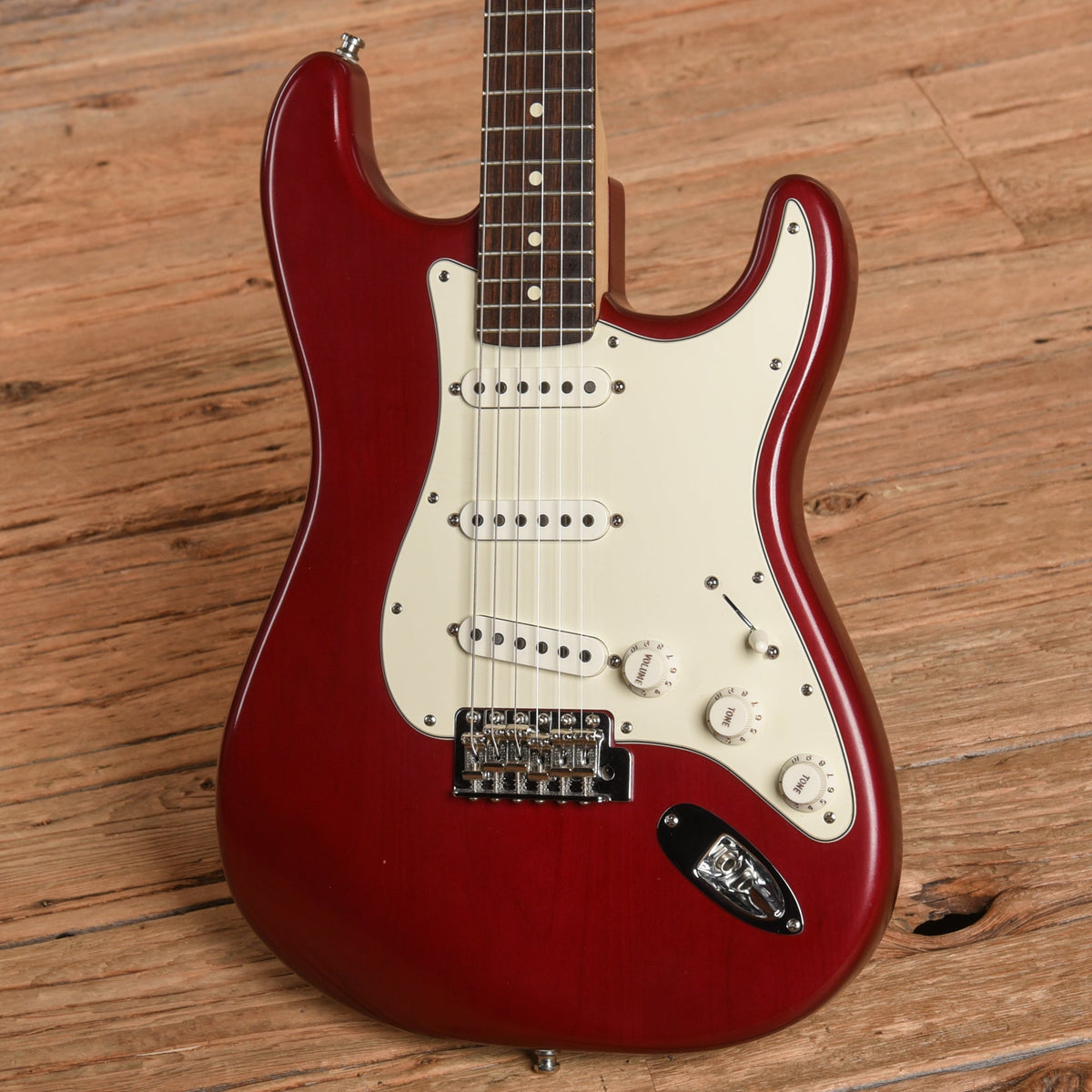Fender Highway 1 Stratocaster Trans Wine 2006 - View 2 | MusicMarket