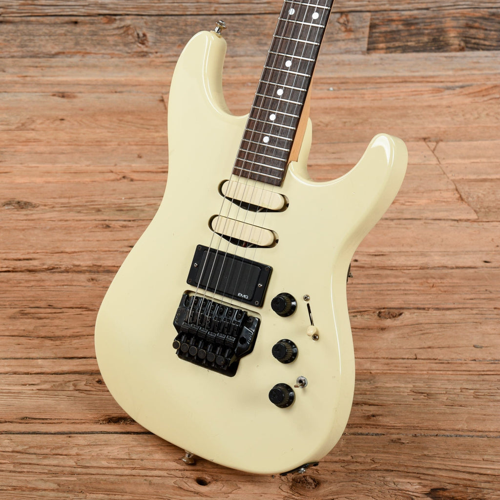 Fender HM Stratocaster White - View 2 | MusicMarket