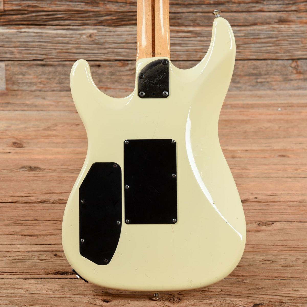 Fender HM Stratocaster White - View 3 | MusicMarket