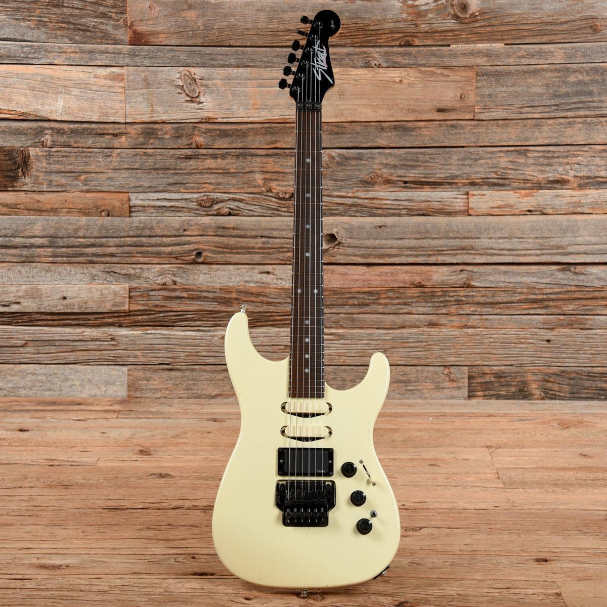Fender HM Stratocaster White - View 4 | MusicMarket