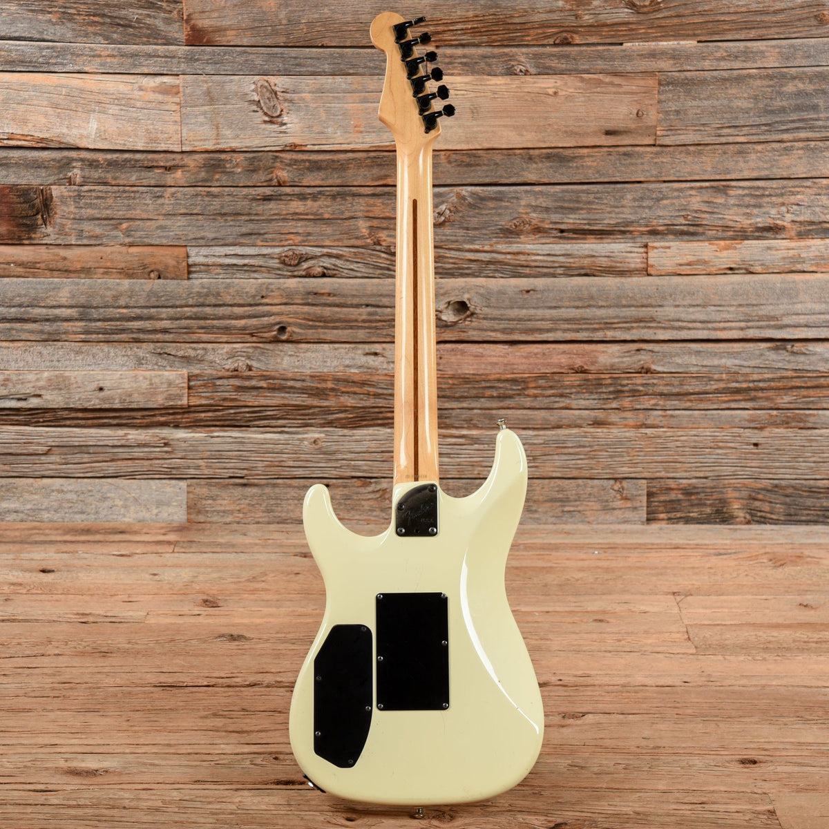 Fender HM Stratocaster White - View 5 | MusicMarket