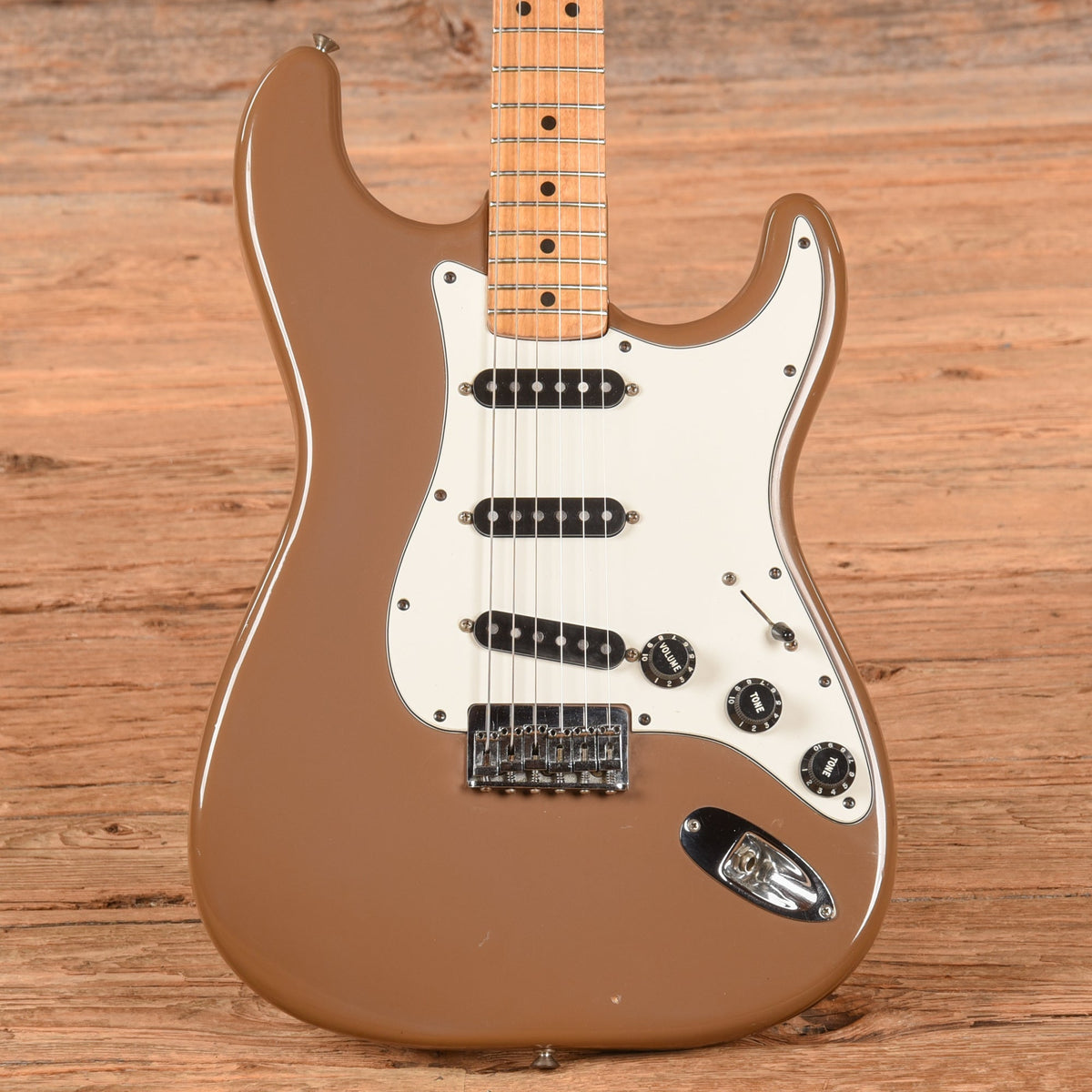 Fender International Series Stratocaster Hardtail Sahara Toupe 1981 - MusicMarket