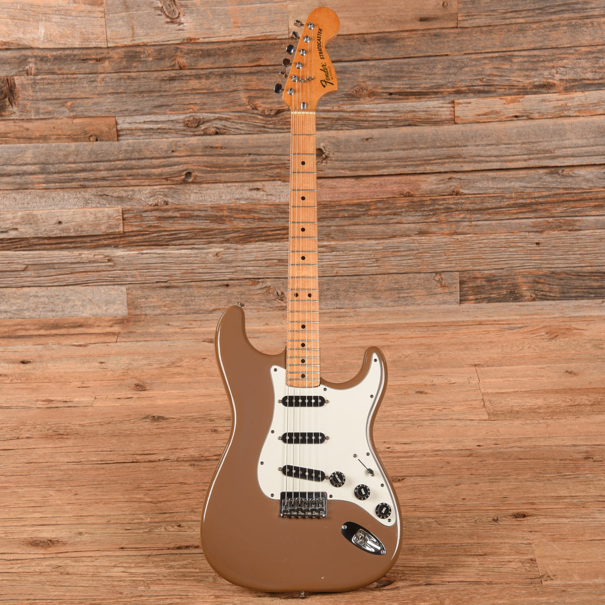 Fender International Series Stratocaster Hardtail Sahara Toupe 1981 - View 4 | MusicMarket