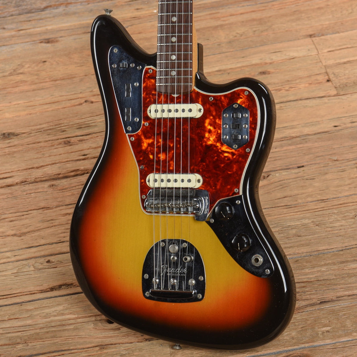 Fender Jaguar Sunburst 1965 - View 2 | MusicMarket