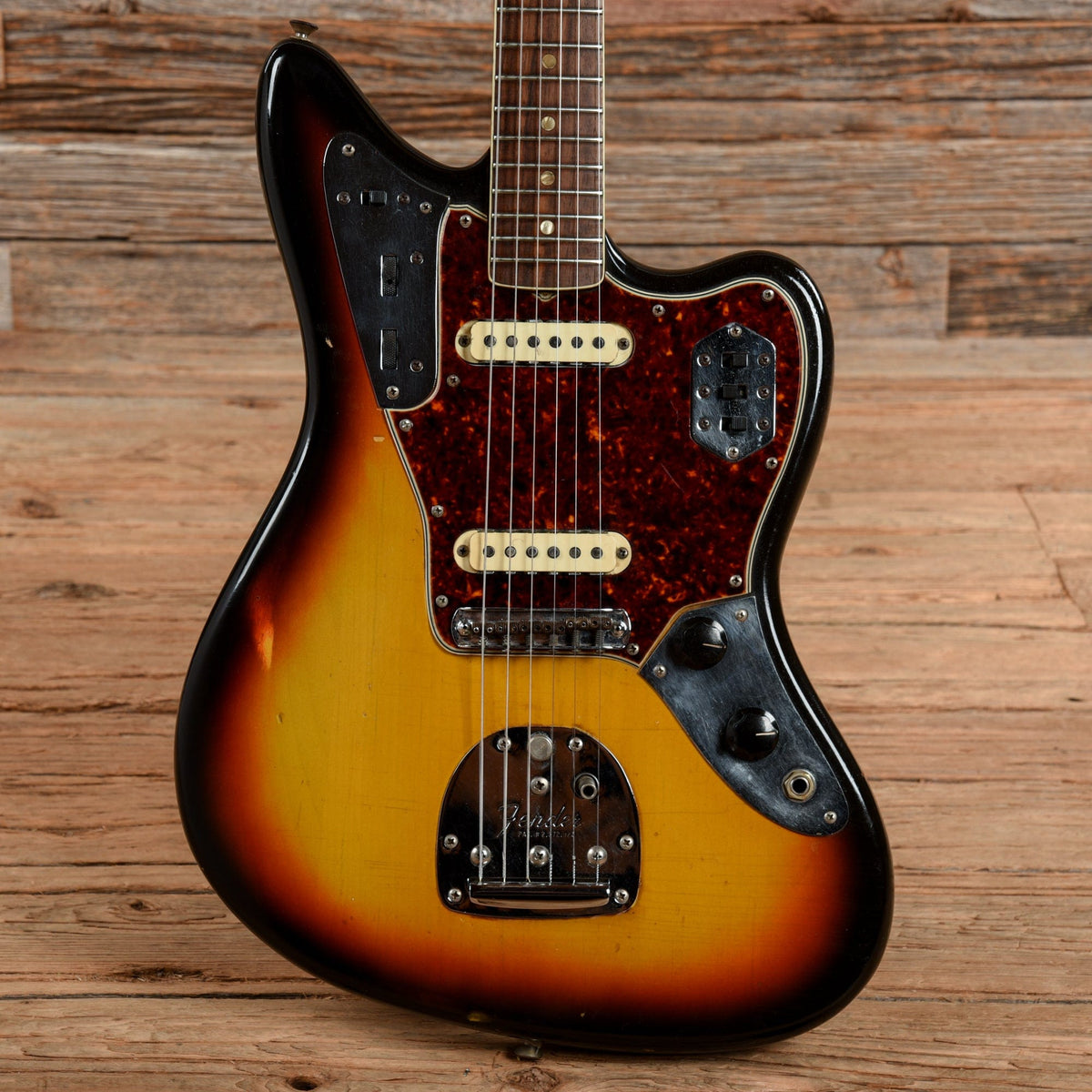 Fender Jaguar Sunburst 1966 - MusicMarket