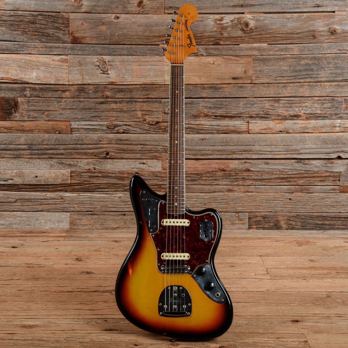Fender Jaguar Sunburst 1966 - View 4 | MusicMarket
