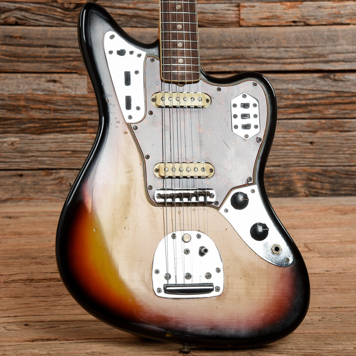 Fender Jaguar Sunburst 1966 - View 8 | MusicMarket