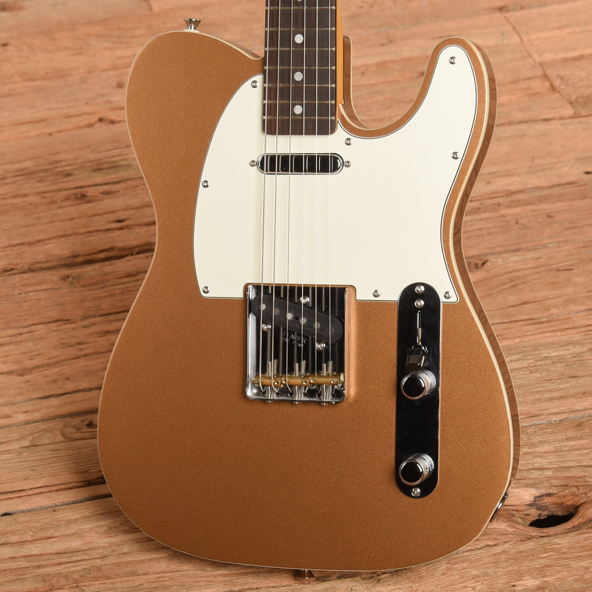 Fender JV Mod '60s Custom Telecaster Firemist Gold 2023 - View 2 | MusicMarket
