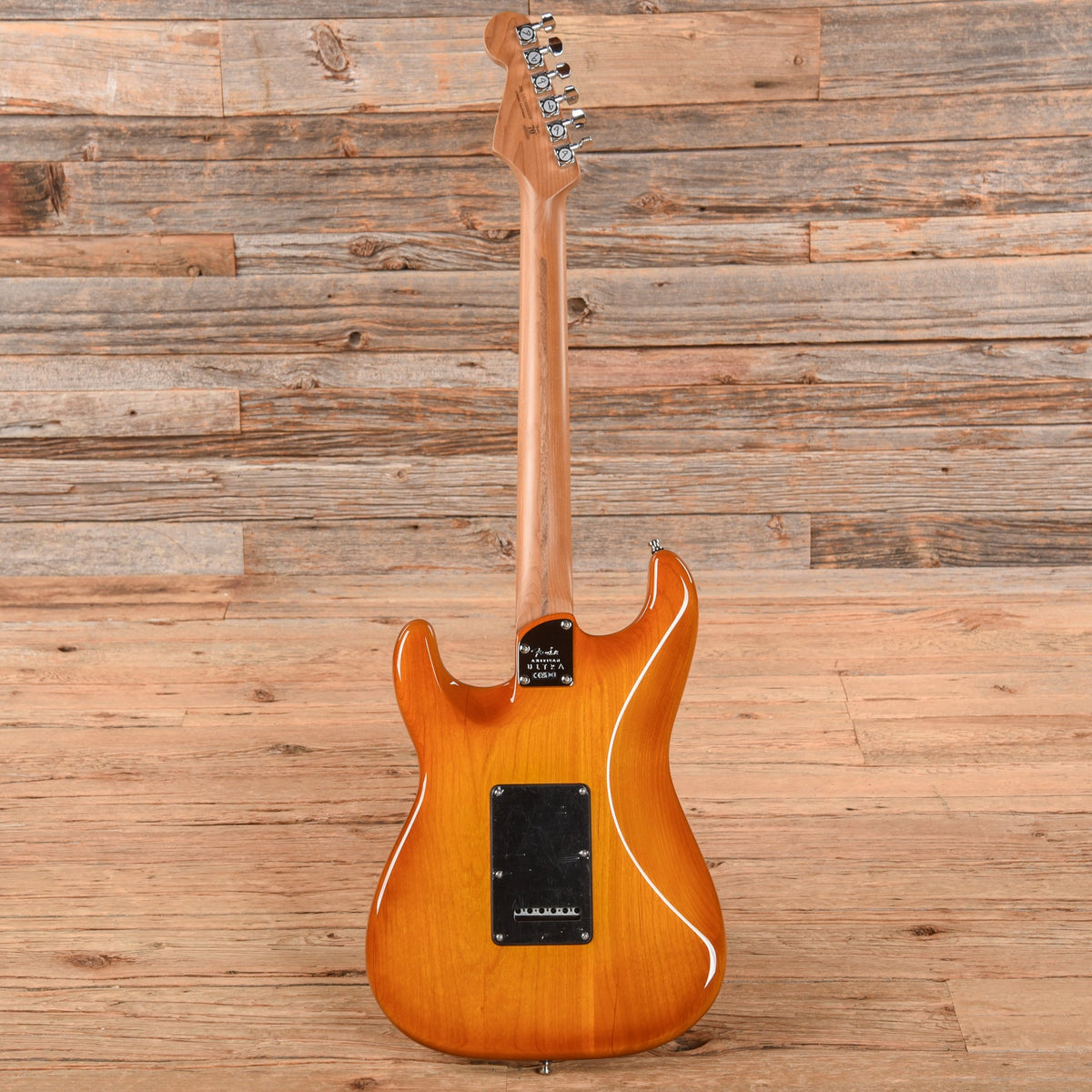 Fender Limited Edition American Ultra Stratocaster Honey Burst 2024 - View 5 | MusicMarket
