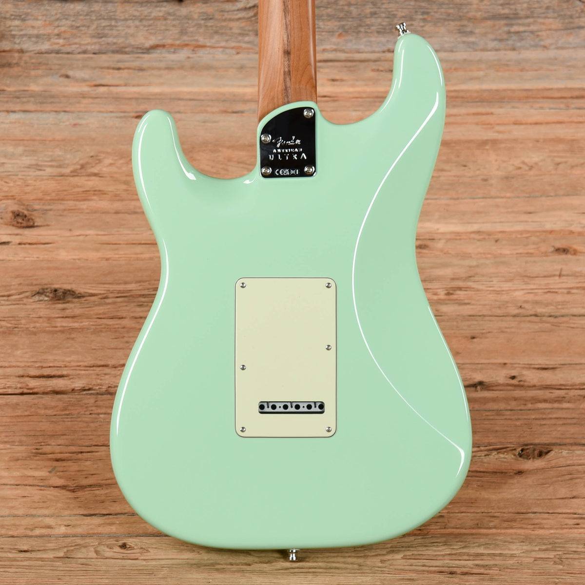 Fender Limited Edition American Ultra Stratocaster Seafoam Green 2024 - View 3 | MusicMarket