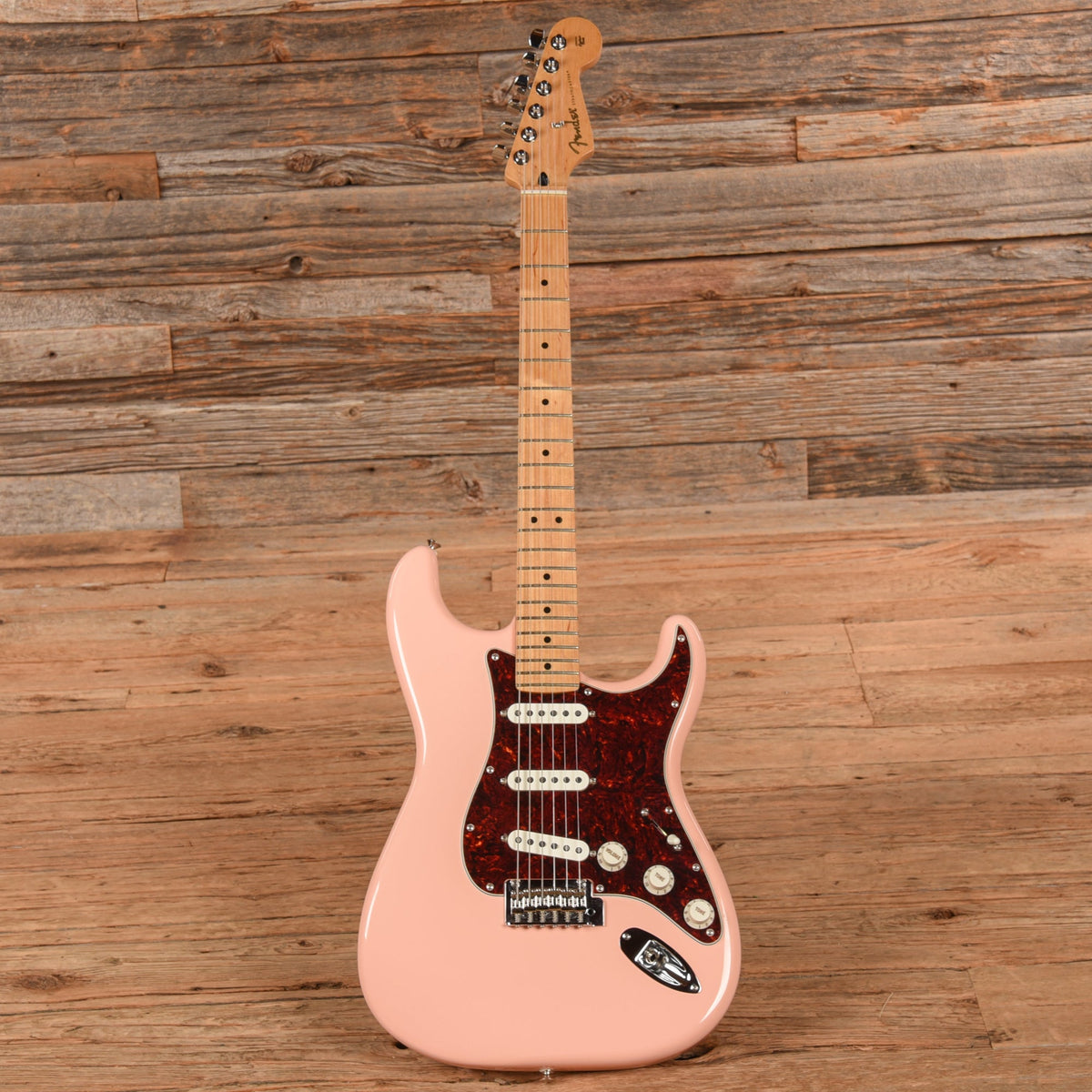 Fender Limited Edition Player Stratocaster Shell Pink 2021 - View 4 | MusicMarket