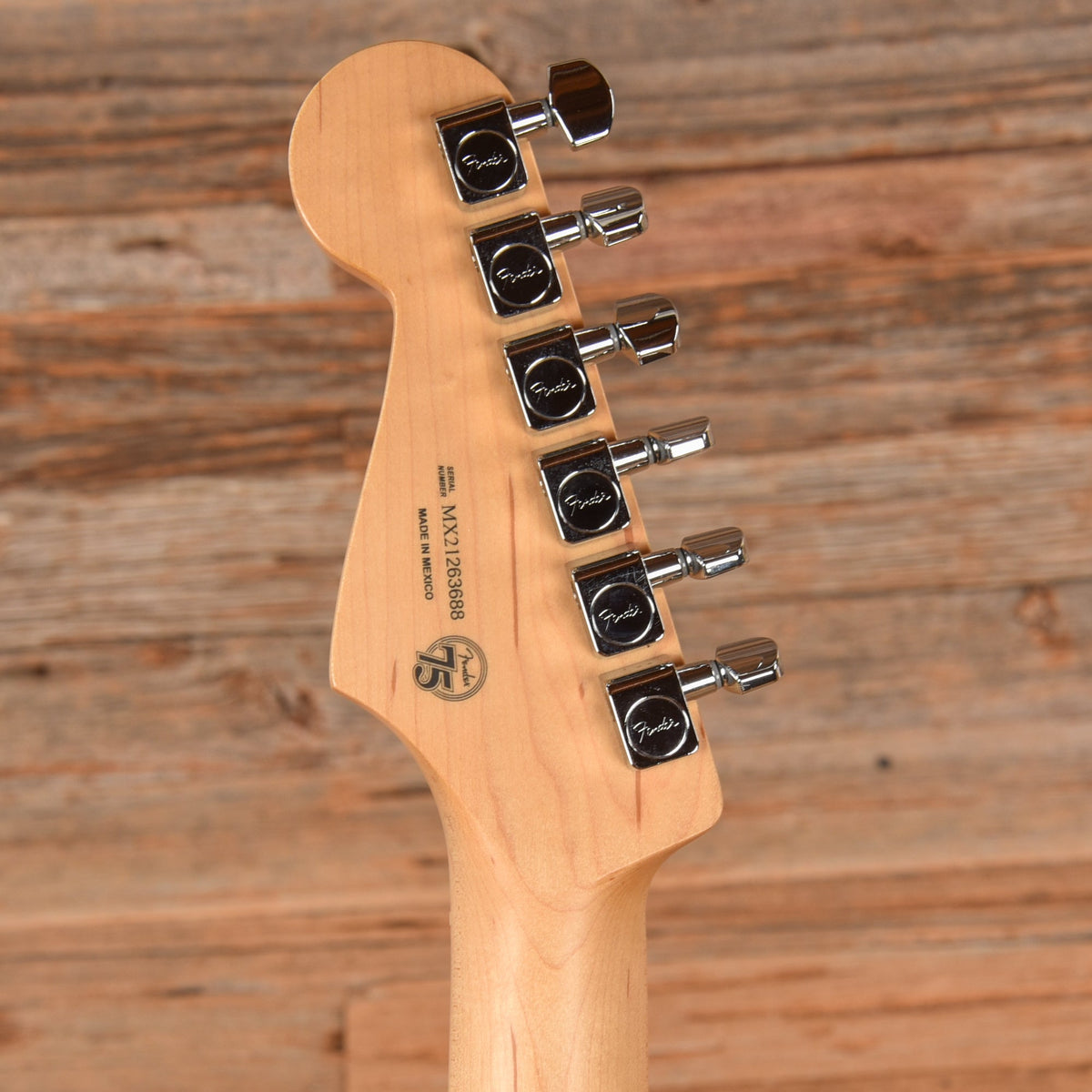Fender Limited Edition Player Stratocaster Shell Pink 2021 - View 7 | MusicMarket