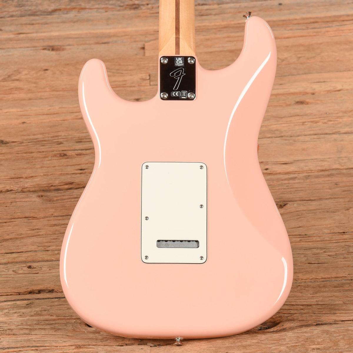 Fender Limited Edition Player Stratocaster Shell Pink 2021 - View 3 | MusicMarket