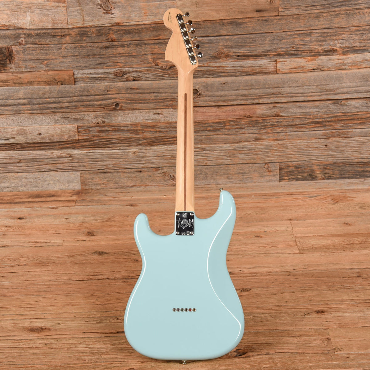 Fender Limited Edition Tom Delonge Stratocaster Sonic Blue 2023 - View 5 | MusicMarket