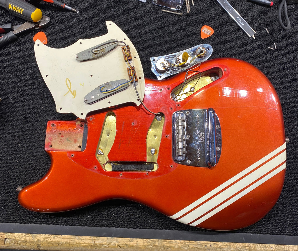 Fender Mustang Competition Red 1970 - View 13 | MusicMarket