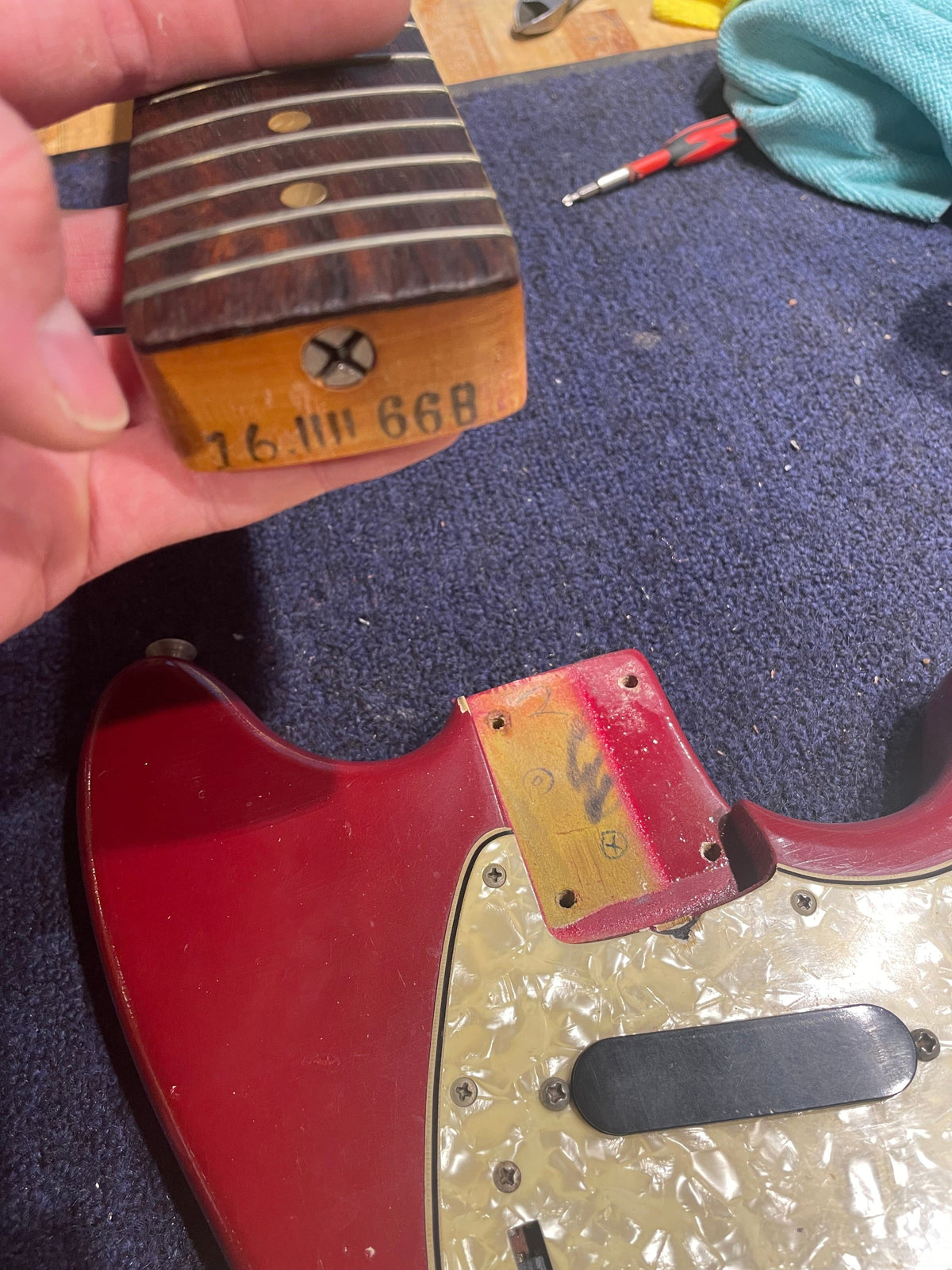 Fender Mustang Dakota Red 1966 - View 12 | MusicMarket