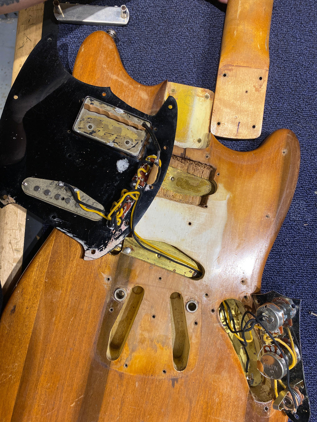 Fender Mustang Natural 1965 - View 12 | MusicMarket