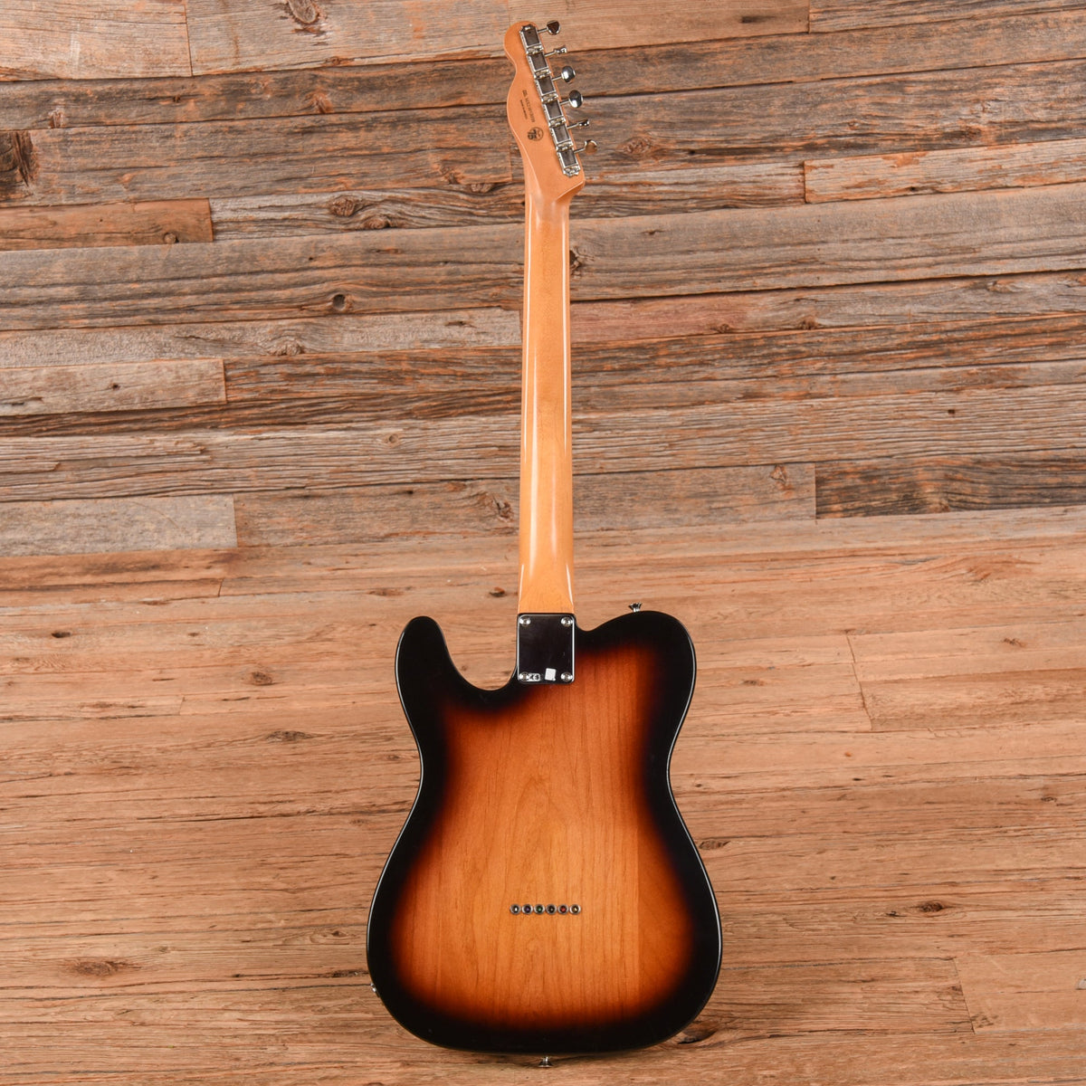 Fender Noventa Telecaster Sunburst 2021 - View 5 | MusicMarket