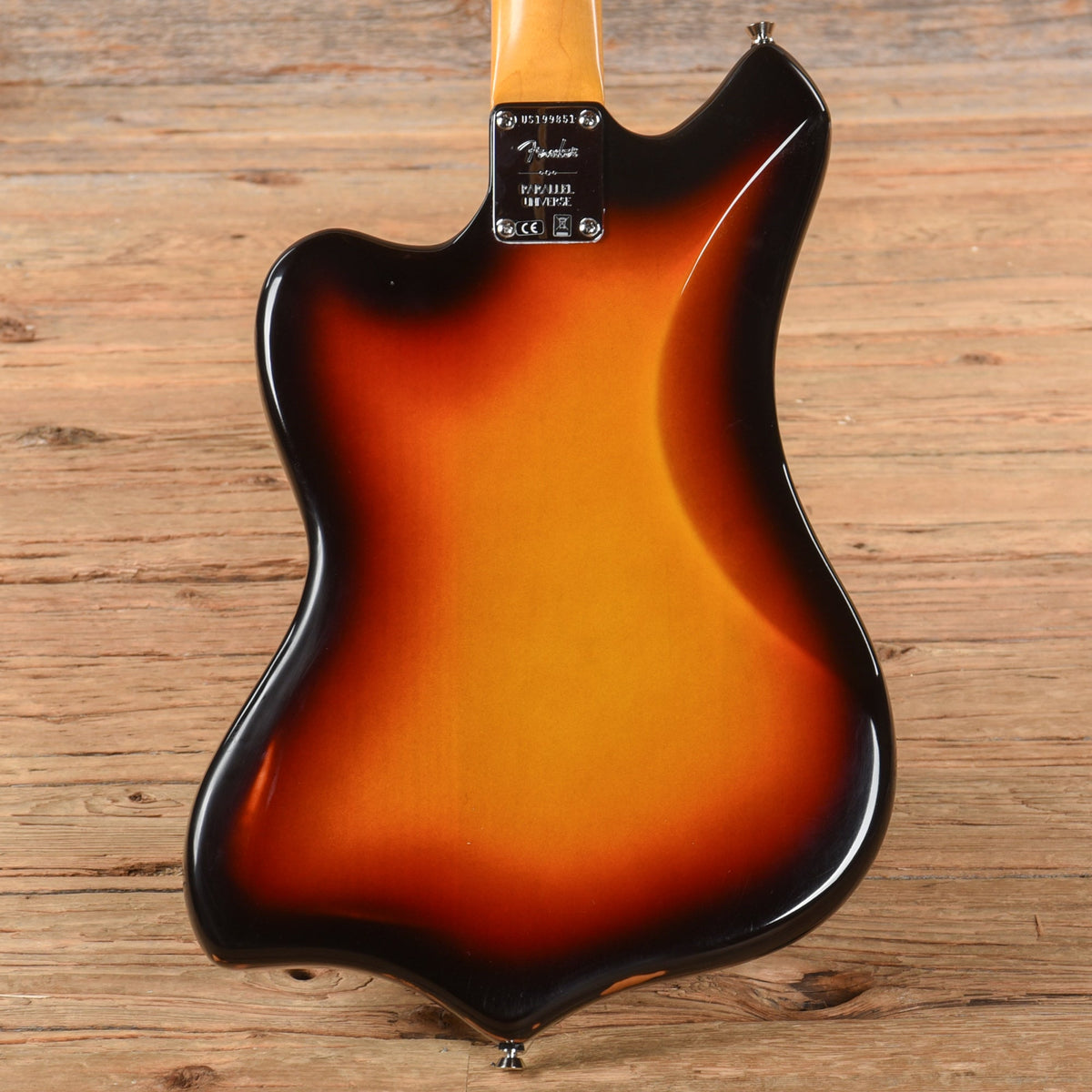 Fender Parallel Universe Maverick Dorado Ultraburst 2019 - View 3 | MusicMarket