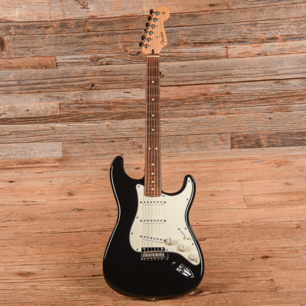 Fender Player Stratocaster Black 2021 - View 4 | MusicMarket