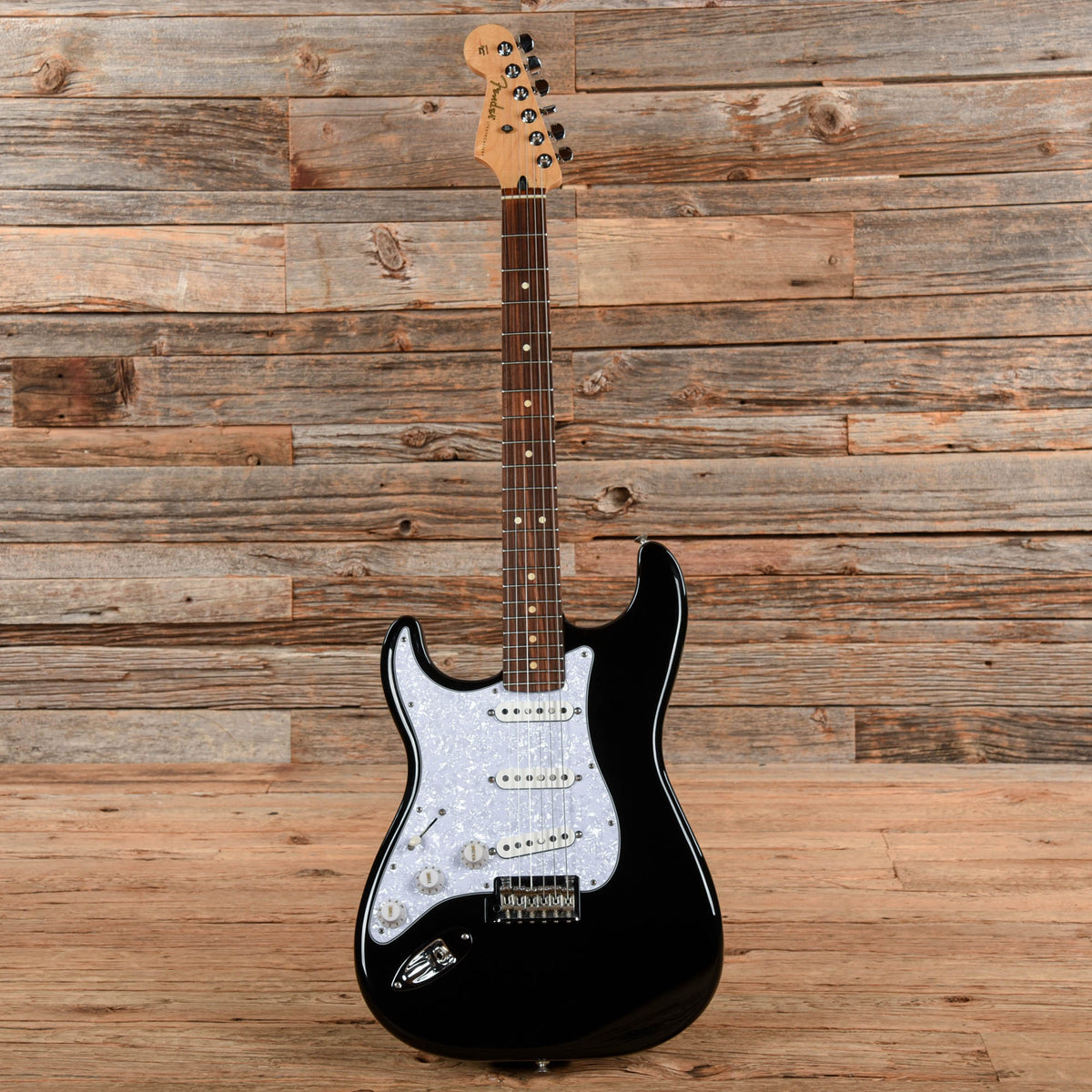 Fender Player Stratocaster Black 2021 - View 4 | MusicMarket