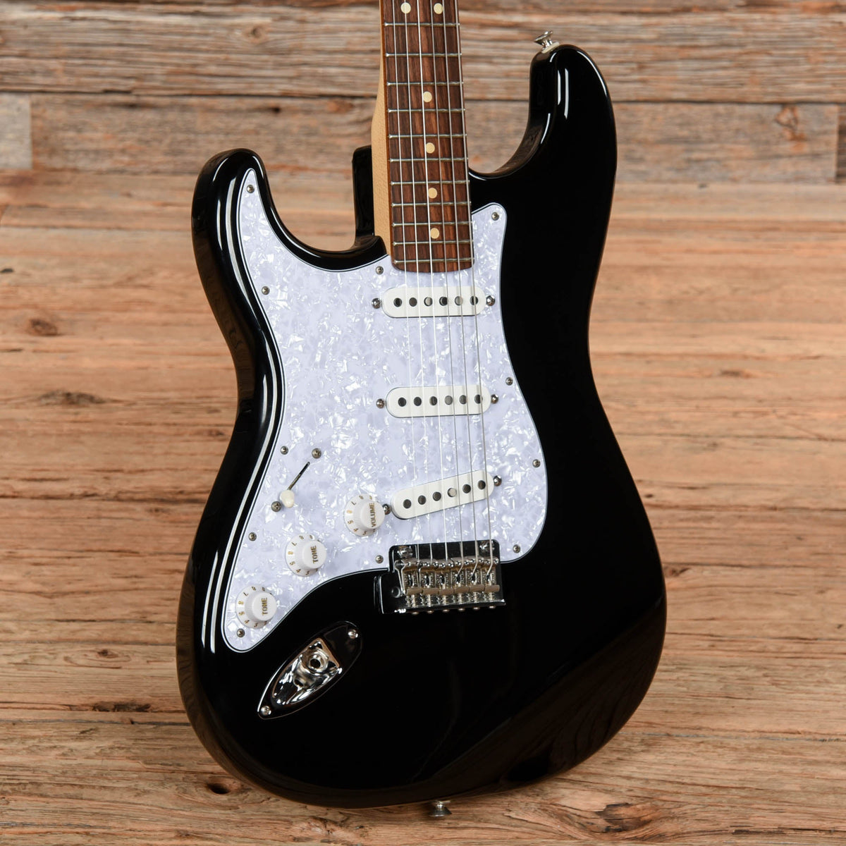 Fender Player Stratocaster Black 2021 - View 2 | MusicMarket