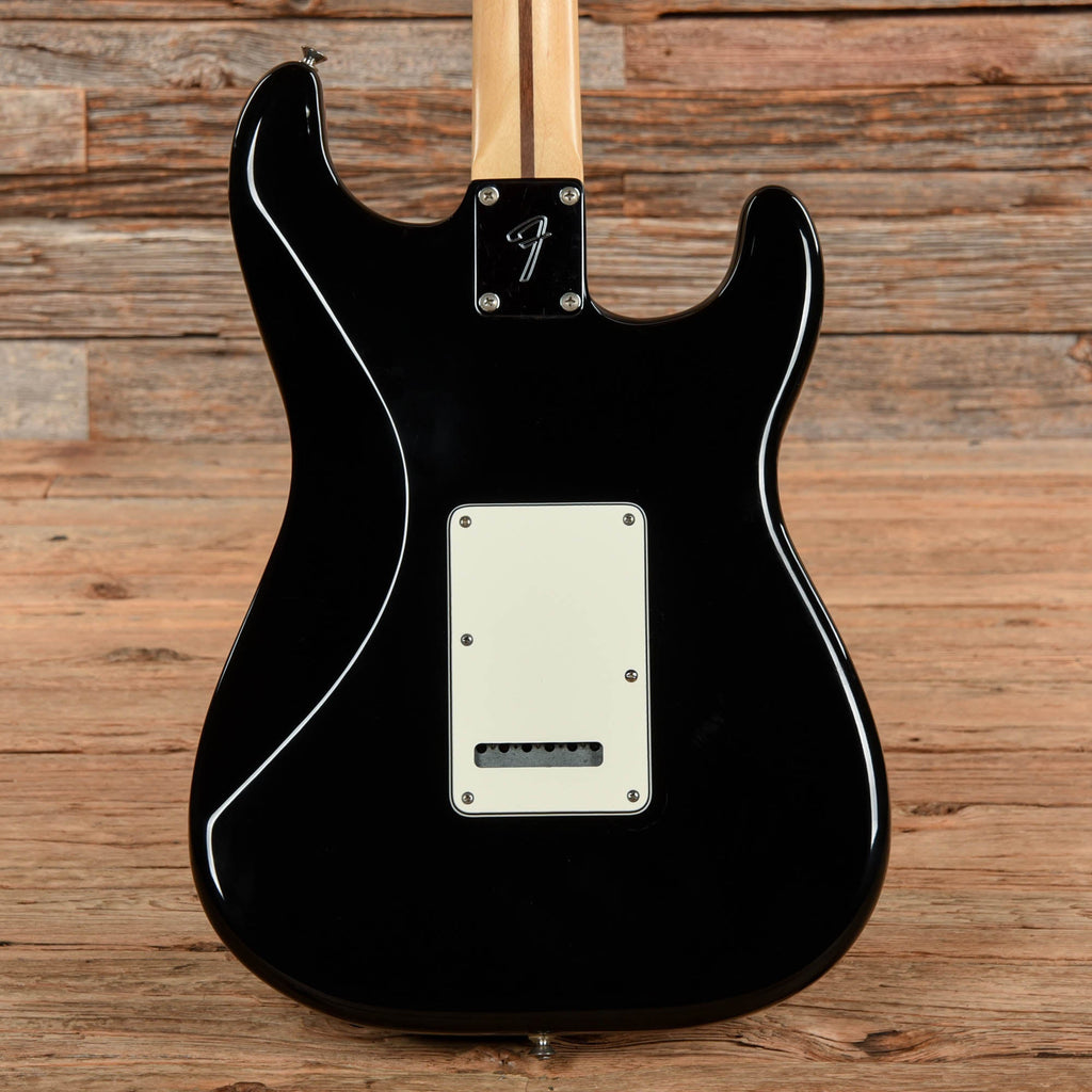 Fender Player Stratocaster Black 2021 - View 3 | MusicMarket